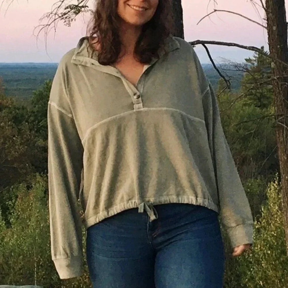 Old Navy Garment-Dyed Mock-Neck Henley Sweatshirt - Picture 3 of 5